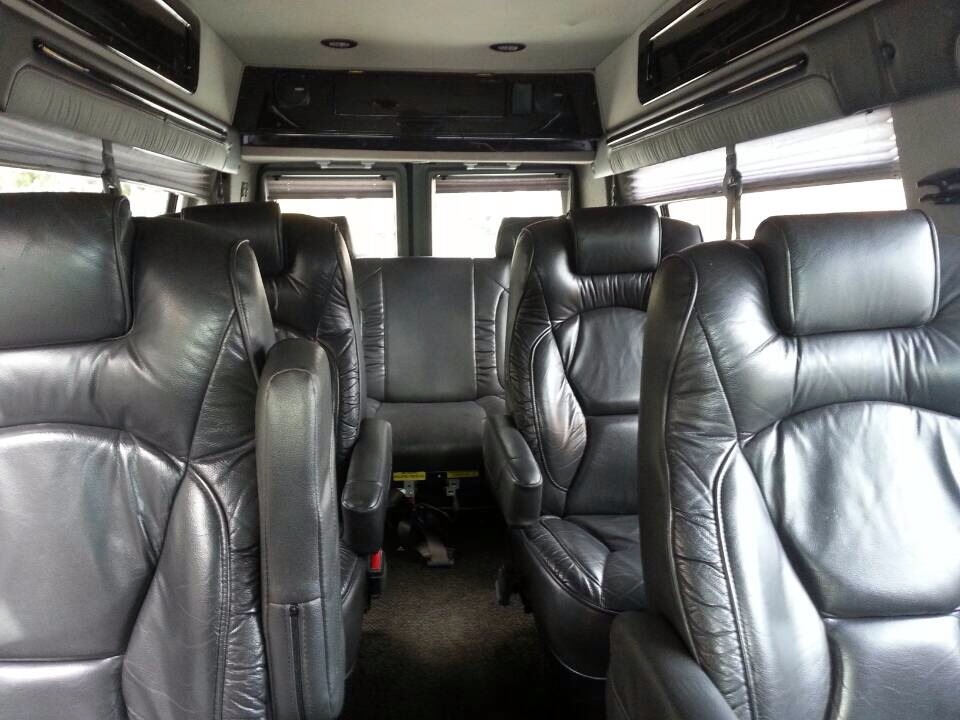 9-seats-coach.jpg