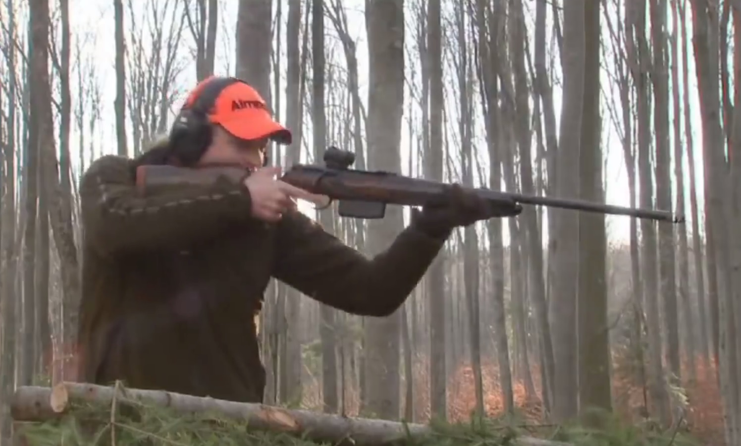 outdoorhub-video-german-hunter-single-handedly-decimates-group-of-boars-2015-03-.jpg